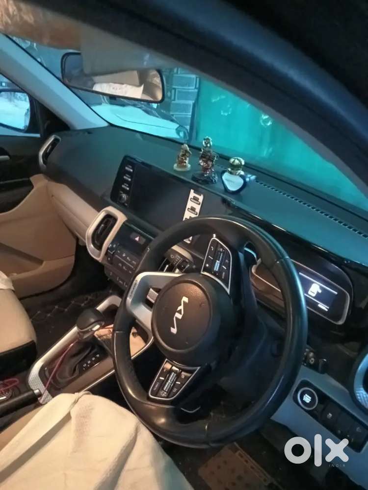 Kia Sonet 2023 Diesel Well Maintained.