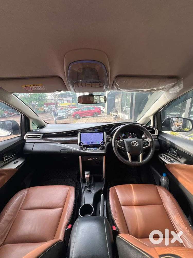 Toyota Innova Crysta 2.8 Z, 2017