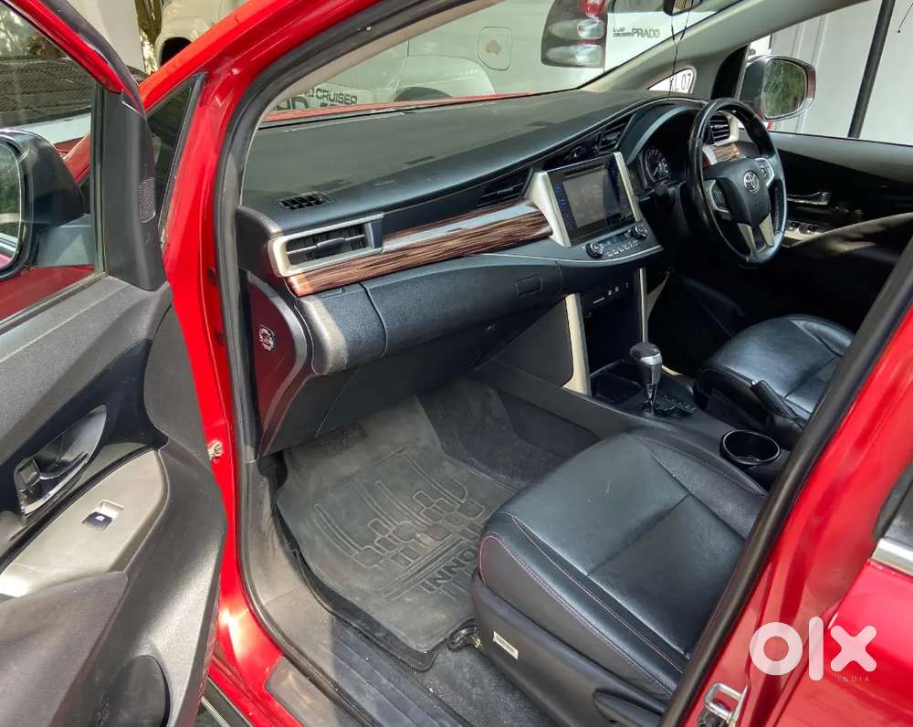 Toyata Crysta Touring Spot Automatic, Single Owner, Company Serviced