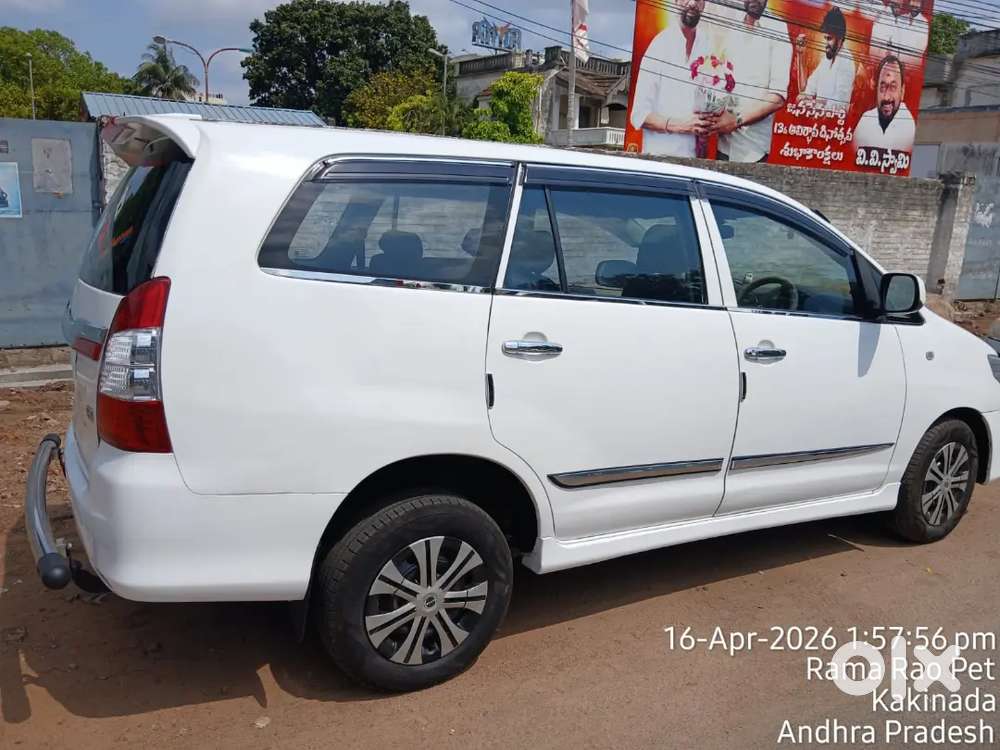 Toyota Innova 2011