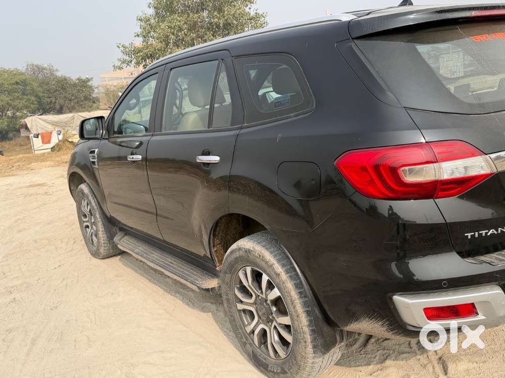Non Accidental Single Hand Driven Car With All Company Service Record