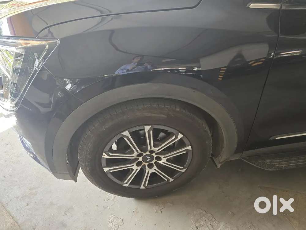 Mahindra Xuv700 2024 Petrol Well Maintained