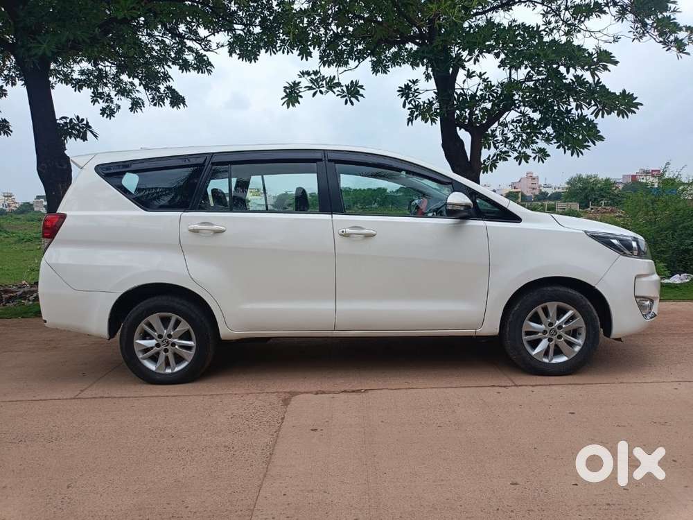 Innova Crysta Gx 8 Seater Feature Loaded.