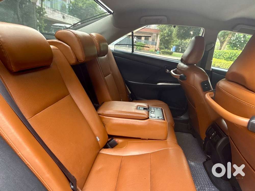 Toyota Camry Hybrid 2018 Mint Condition