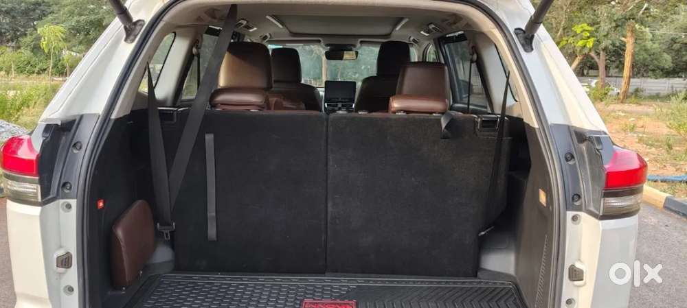 Toyota Innova Hycross 2.0 Zx (o) Hybrid 7 Str, 2024, Petrol
