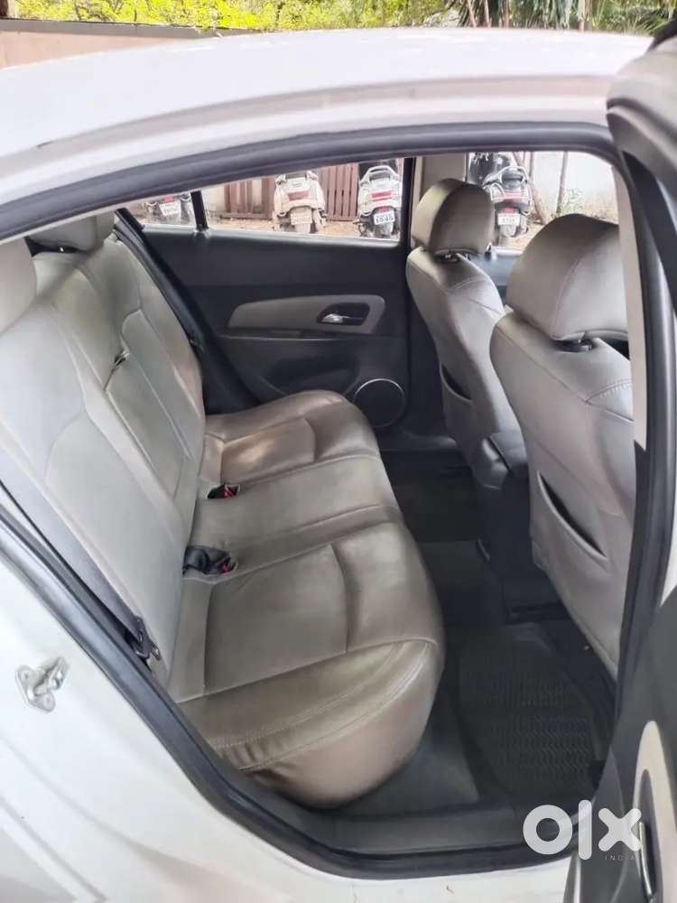 Chevrolet Cruze Ltz At 2011 Model