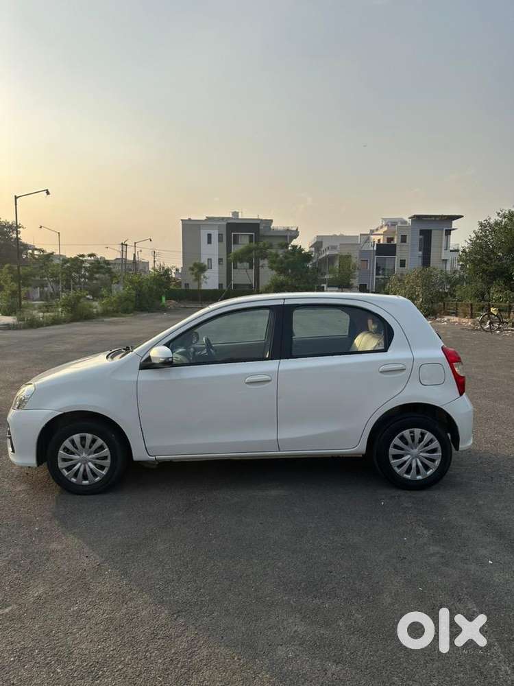 Toyota Etios Liva 2018 White