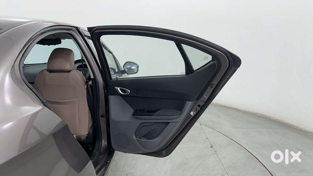 Tata Tigor Xza, 2018, Petrol