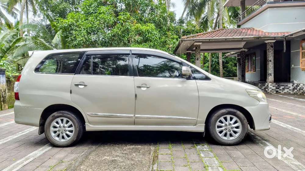 Toyota Innova 2014 Diesel Well Maintained