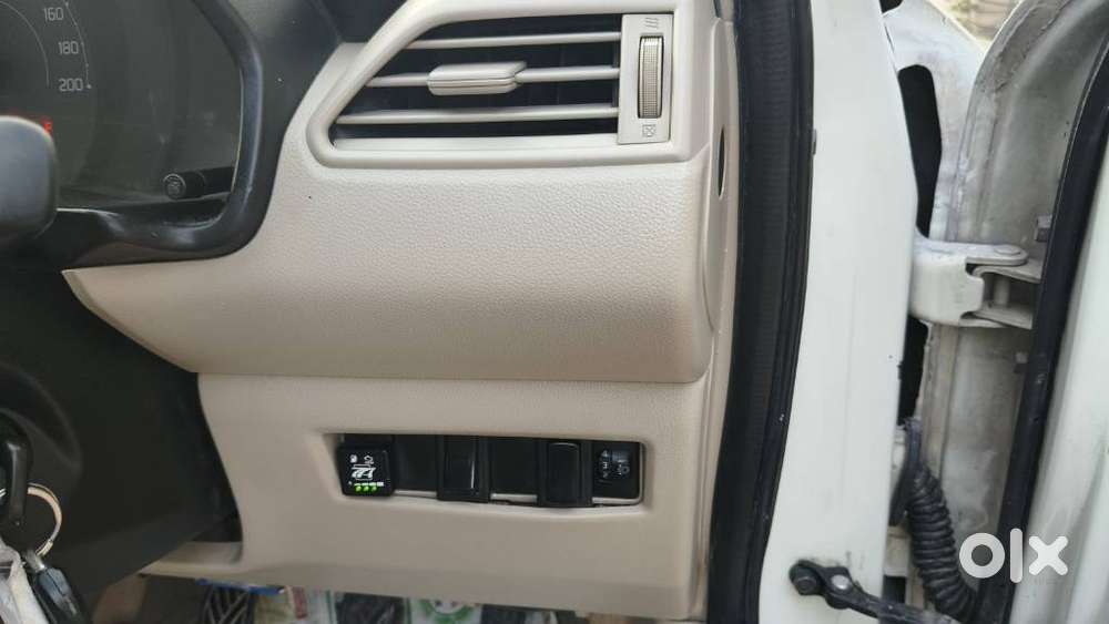 Maruti Suzuki Swift Dzire Lxi Option, 2017, Cng & Hybrids