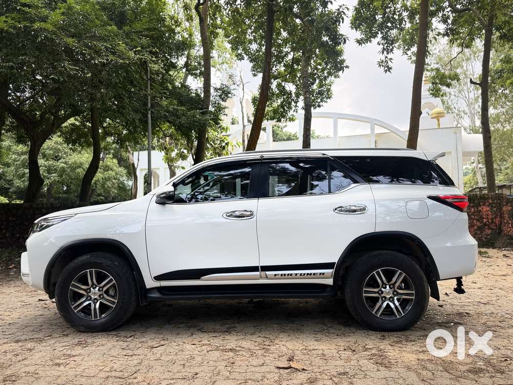 Toyota Fortuner 4x2 Mt 2.8 Diesel, 2023, Petrol