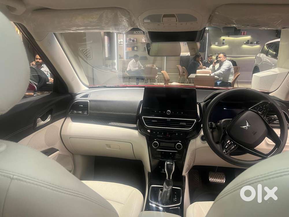 Mahindra Xuv 3xo Ax7l 1.2 Petrol At (pg), 2024, Petrol