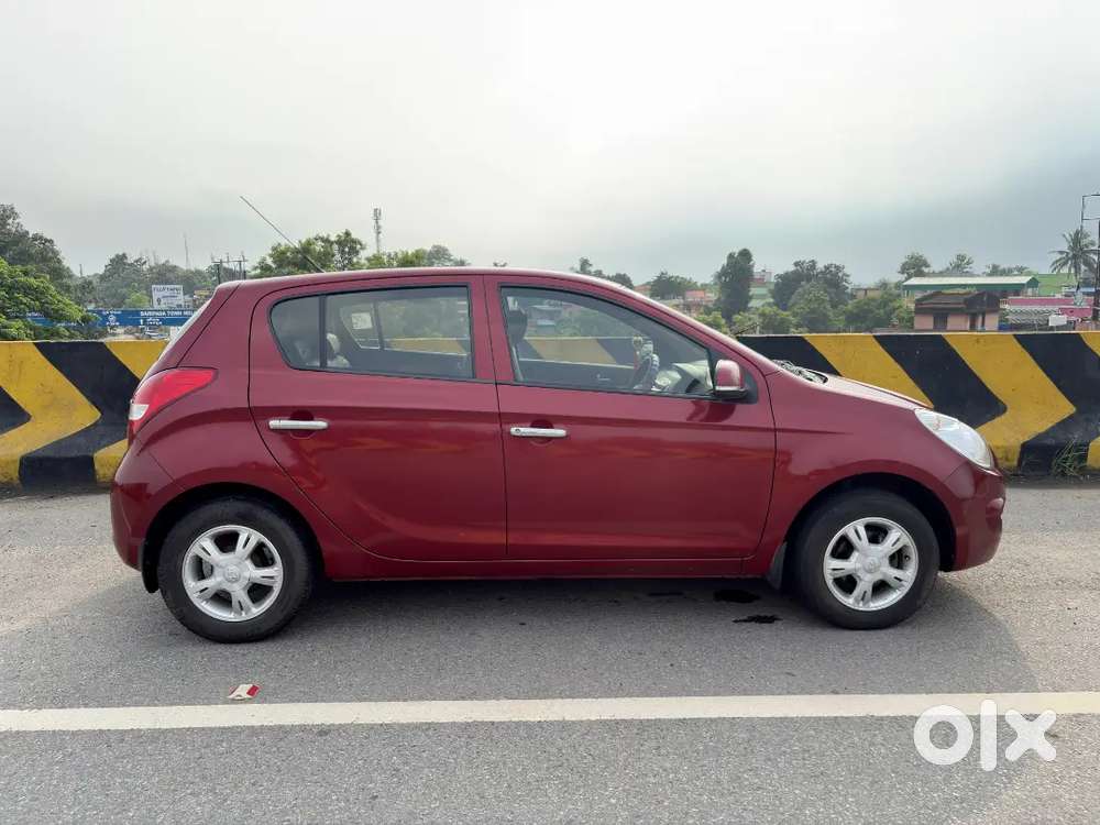 Hyundai I20 Sportz Petrol 2011