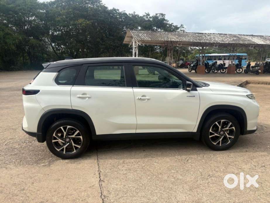 Toyota Urban Cruiser Hyryder 1.5 V Hybrid, 2023, Petrol