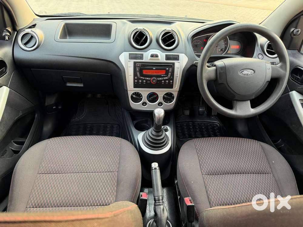 Ford Figo, 2012, Petrol