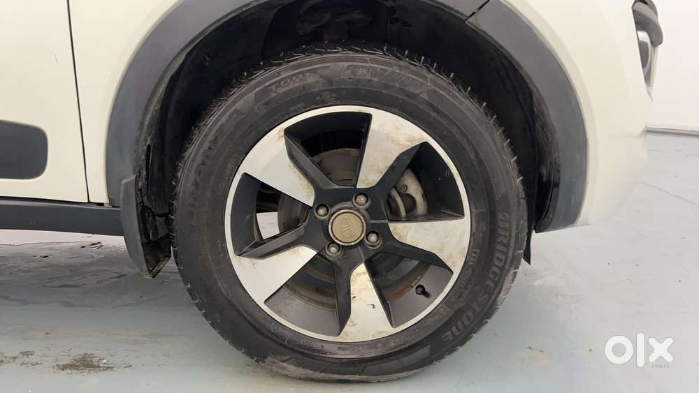 Tata Nexon 1.2 Revotron Xza Plus (o) Dual Tone, 2018, Petrol