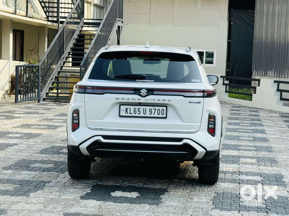 Maruti Suzuki Grand Vitara 1.5 Alpha Smart Hybrid At, 2023, Petrol