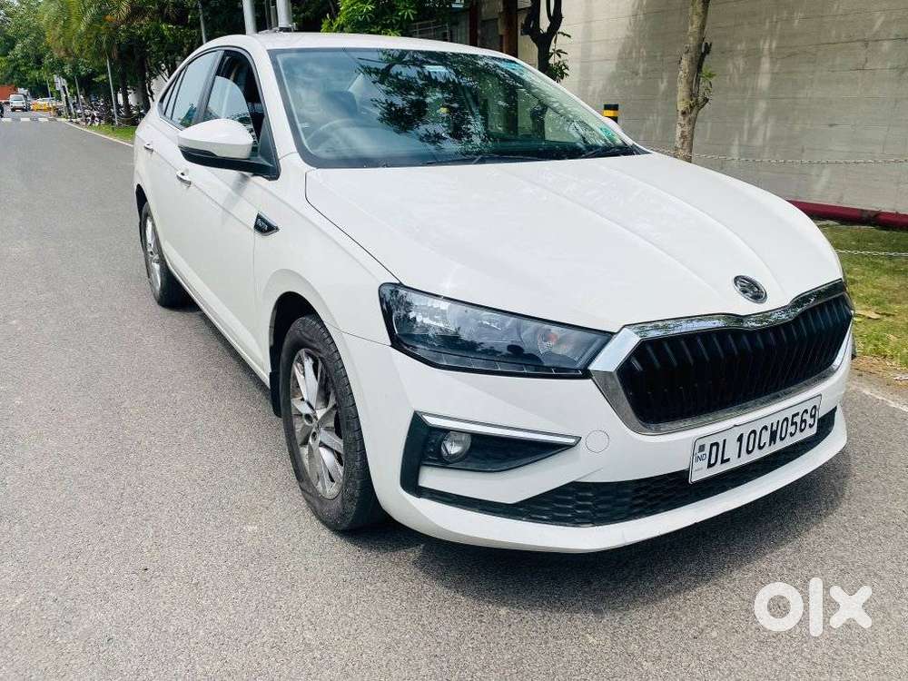 Skoda Slavia Ambition 1.0l Tsi At, 2023, Petrol