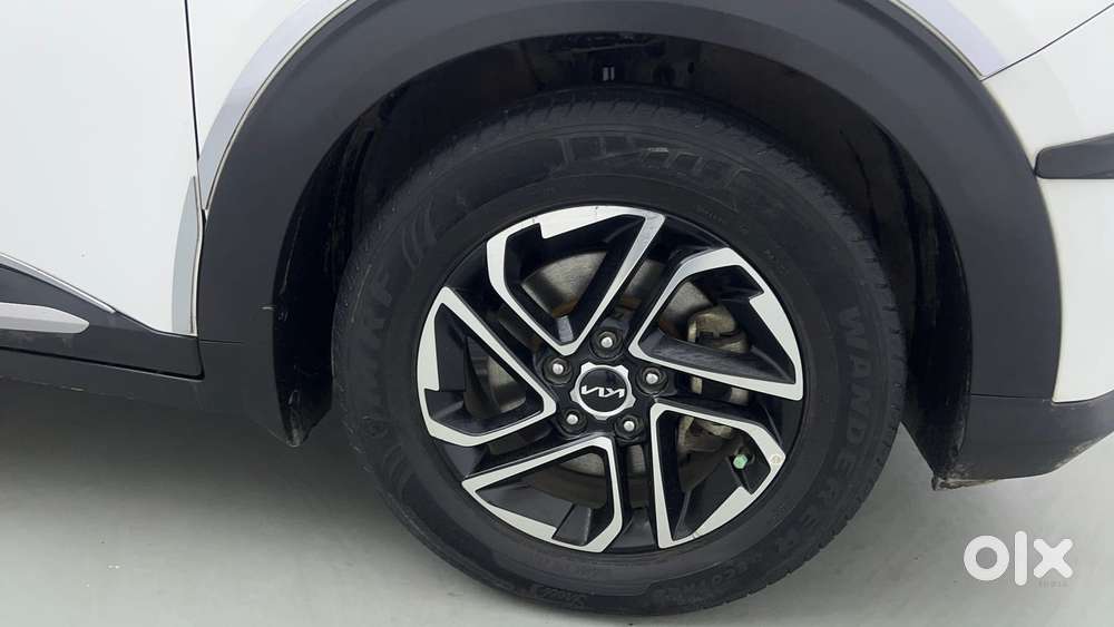 Kia Carens 1.4 Luxury Plus 6 Str, 2022, Petrol