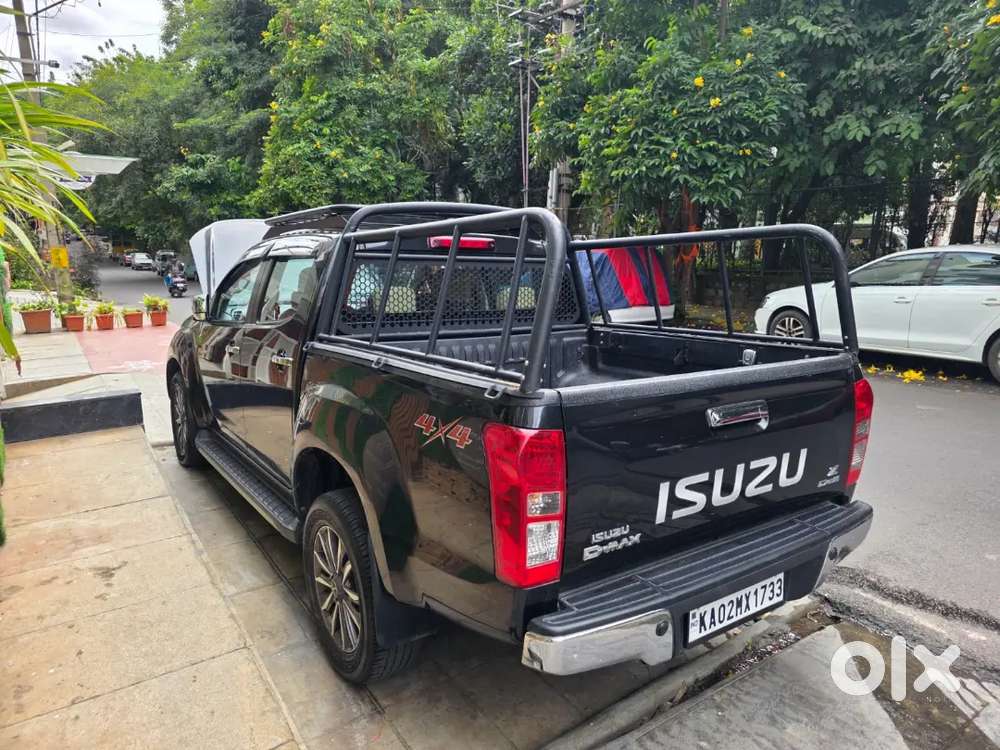 2022 Isuzu V-cross 2wd At Z  37,750 Km  Auto Diesel  Insurance 2026