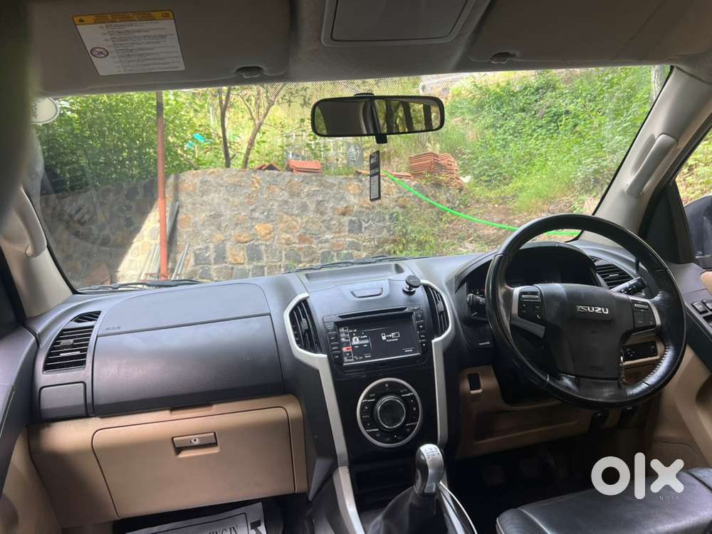 Isuzu D-max V-cross High End With Pure Leather Seats