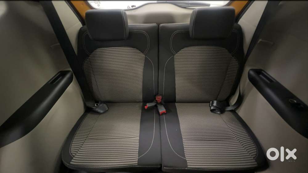 Renault Triber Rxz, 2023, Petrol