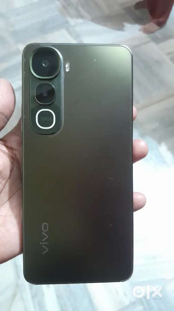 Vivo y400 8/128 Only 9 month old