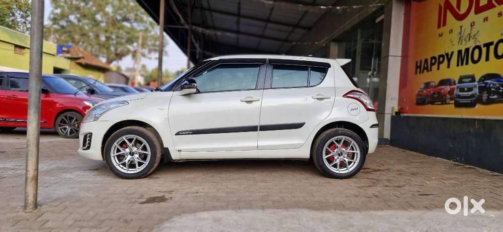 Maruti Suzuki Swift Vxi + Manual, 2017, Petrol