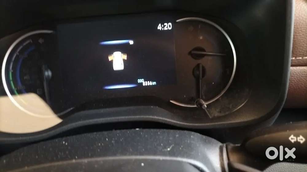 Toyota Innova Hycross 2025 Petrol 8500 Km Driven
