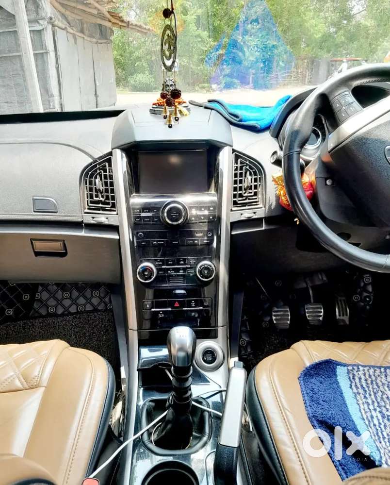 Mahindra Xuv500 2.2 W11 At 2018