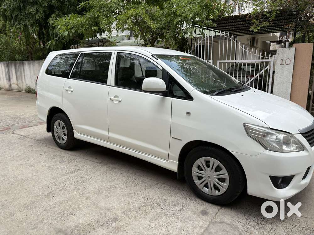 Toyota Innova 2.5 G (diesel) 8 Seater, 2013, Diesel