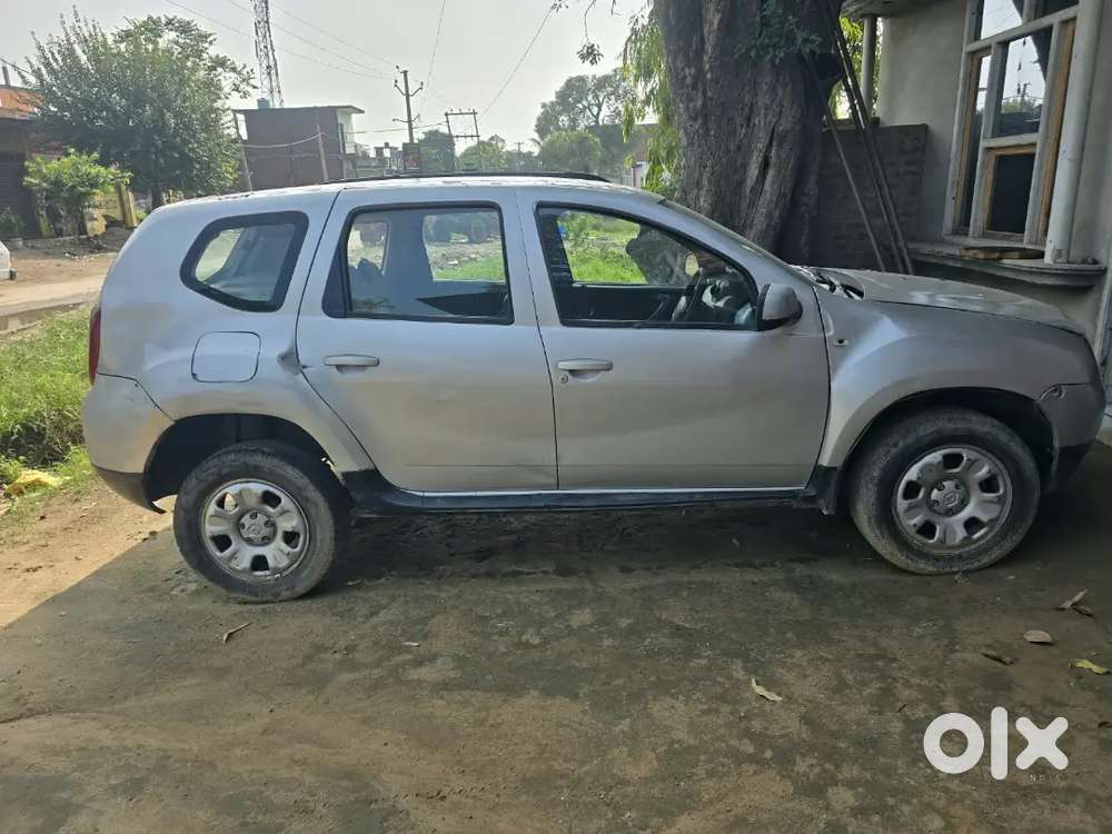 बढ़िया गाड़ी है कोई दिक्कत नहीं है