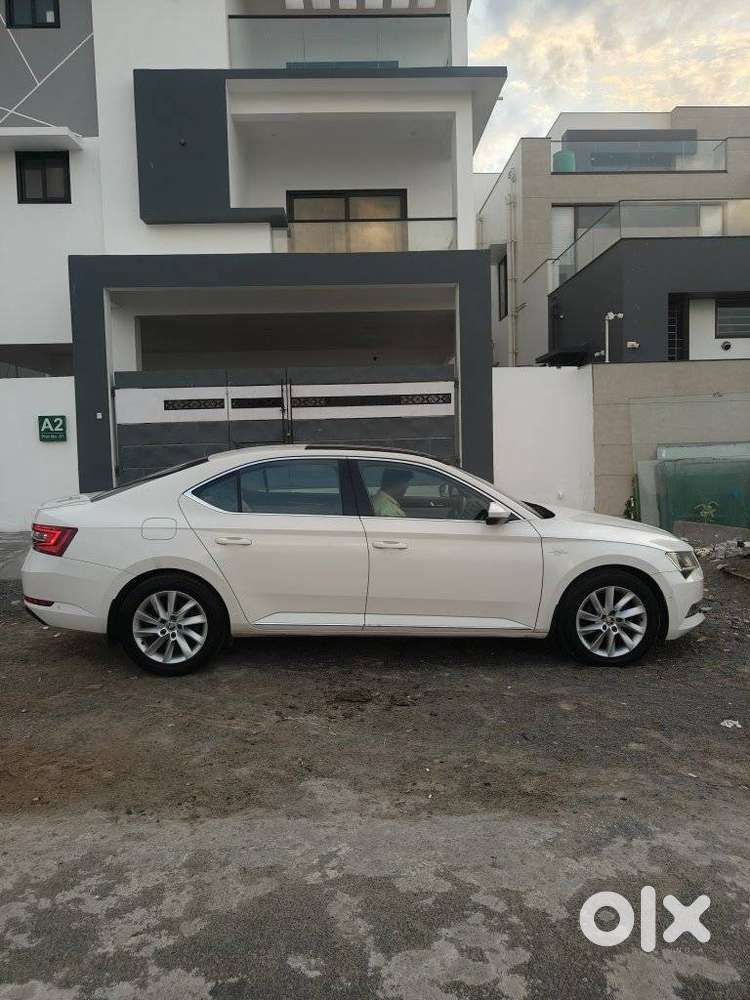 Skoda Superb L&k 1.8 Tsi At, 2020, Petrol