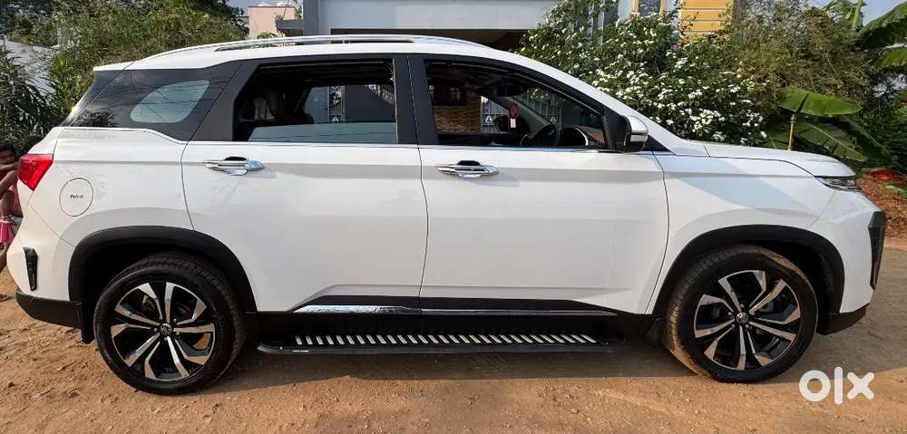 Mg Hector 2024 Petrol 14200 Km Driven