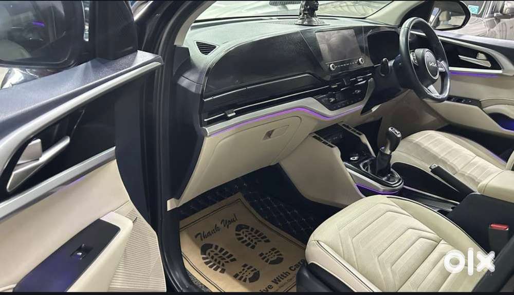 Kia Carens Luxury Plus With Sunroof Top Model Car