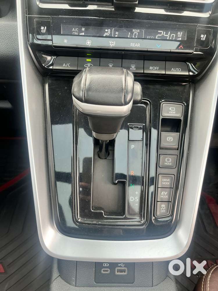 Toyota Innova Hycross 2.0 Zx (o) Hybrid 7 Str, 2024, Electric