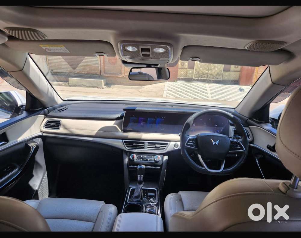 Mahindra Xuv700 2.0 Ax 7 Petrol At Luxury Pack Str, 2022, Petrol