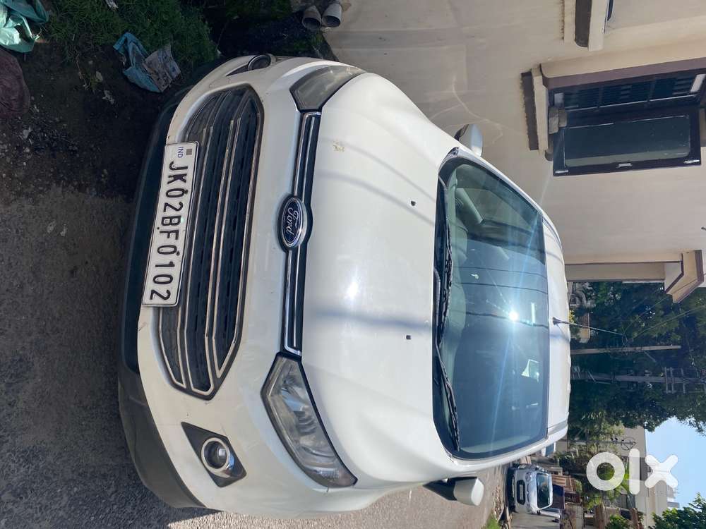 Ford Ecosport Trend Diesel White Colour