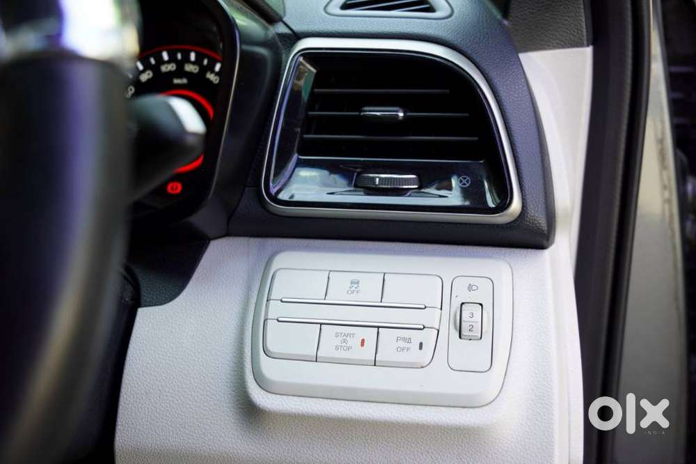 Mahindra Xuv300 W8 Option, 2021, Petrol