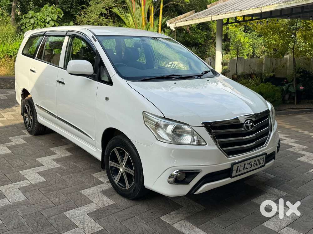 Toyota Innova 2.5 G (diesel) 8 Seater Bs Iv, 2016, Diesel
