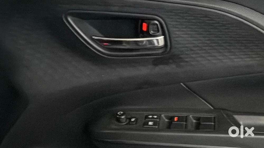 Maruti Suzuki Swift 1.2 Vxi (o), 2024, Petrol