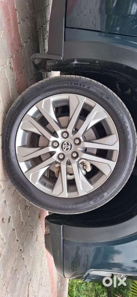 Toyota Innova Hycross 2.0 Zx Hybrid 7 Str, 2024, Petrol