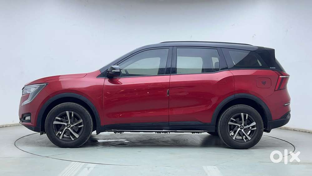Mahindra Xuv700 2.0 Ax 5 Petrol At Str, 2023, Petrol
