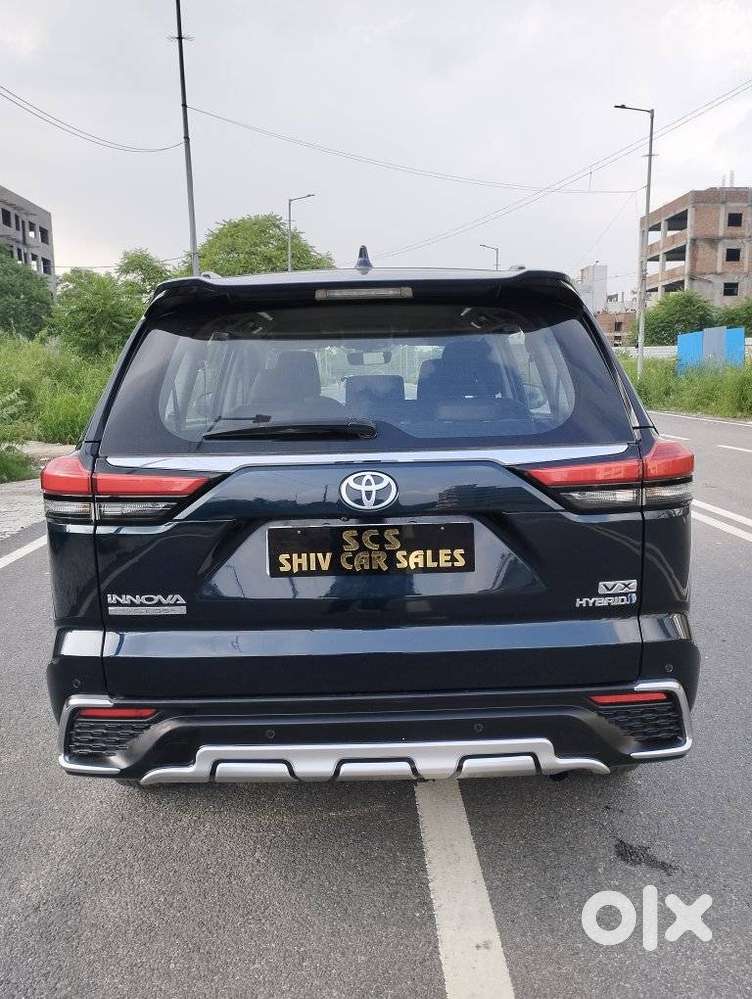 Toyota Innova Hycross 2.0 Vx Hybrid 8 Str, 2023, Petrol