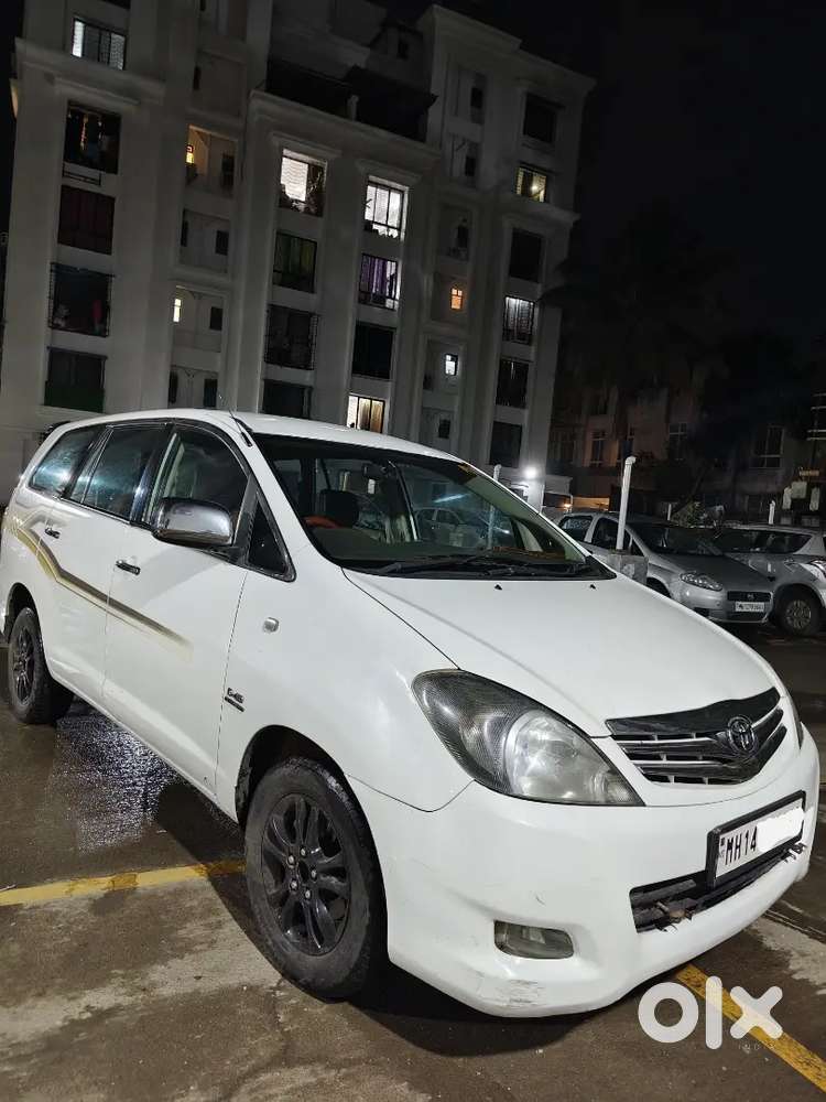 Toyota Innova 2.5v (top Model)