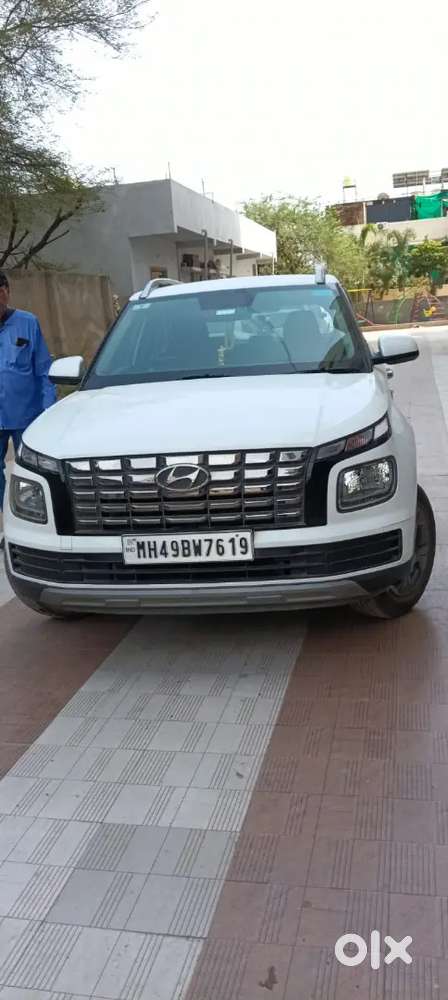 Hyundai New Venue 2023 Petrol Well Maintained