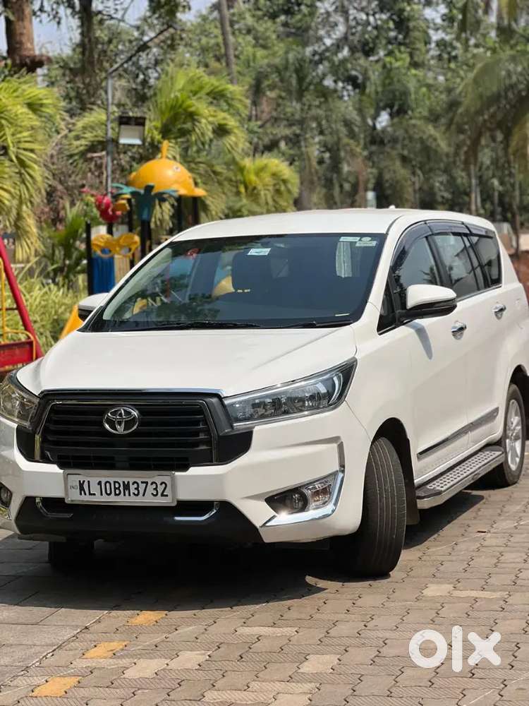 Innova Crysta White 2.4 G Mannual