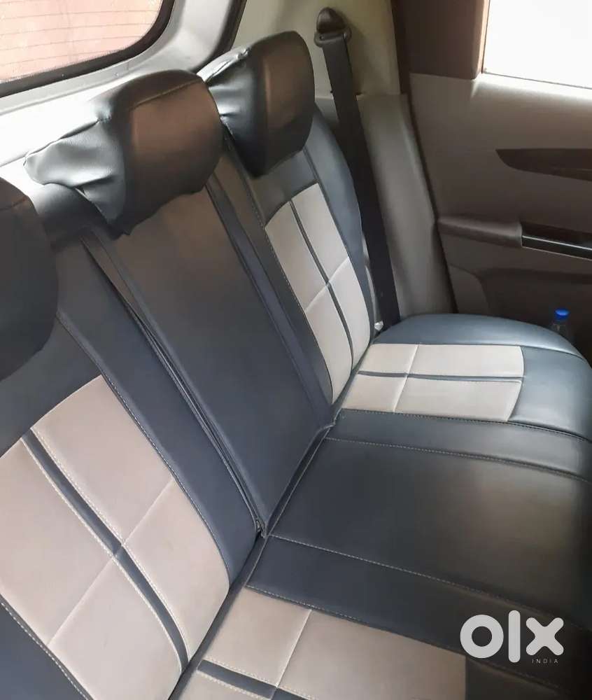 Mahindra Kuv 100 2016 Petrol Good Condition & Top End Model