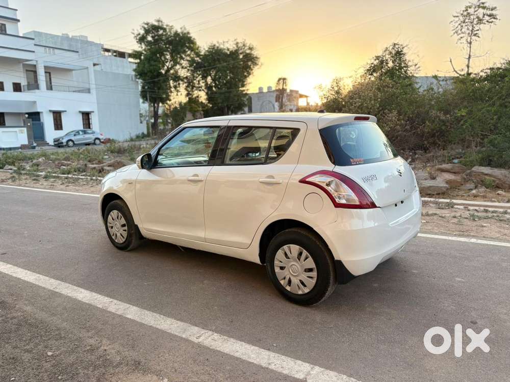 Maruti Suzuki Swift Vxi 1.2 Abs Bs-iv, 2012, Petrol