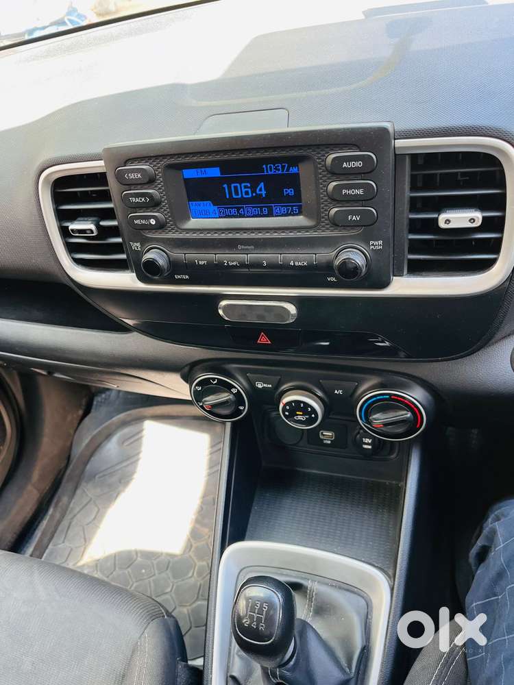 Hyundai Venue S Turbo, 2021, Petrol